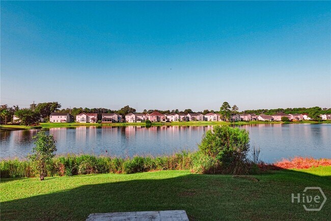 Building Photo - 25 Litchfield Dr