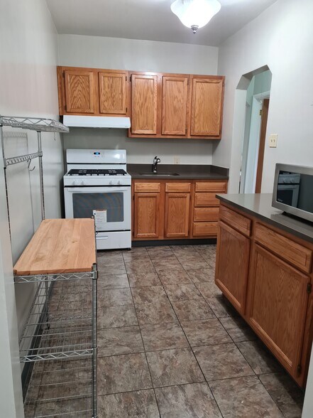 Building Photo - 1962 S Columbine St