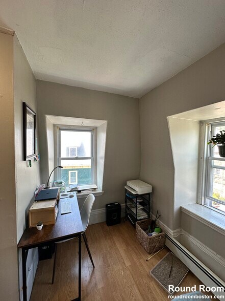 Building Photo - 282 Summer St