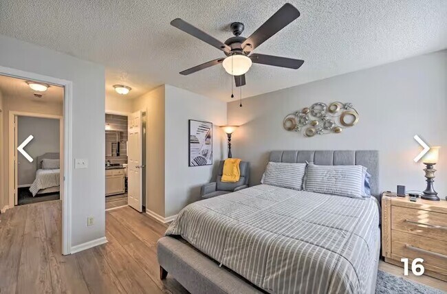 Building Photo - 328 Davidson St