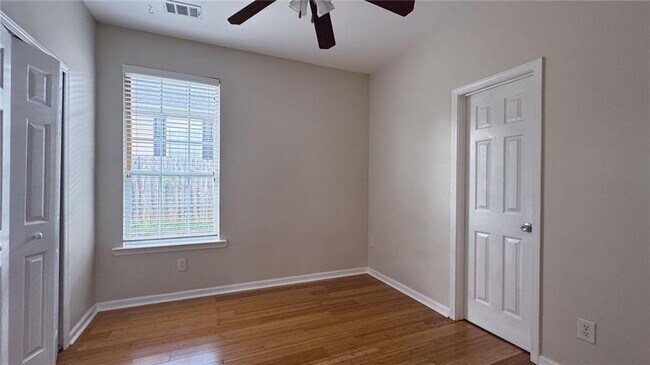 Building Photo - 28 Weyman Ave SW