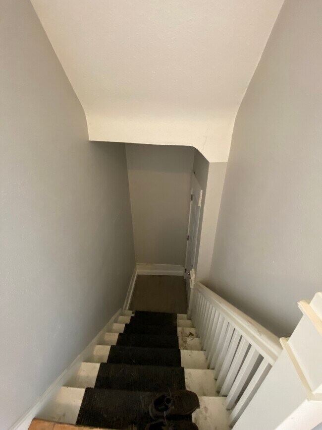 Building Photo - 2901 28th Ave S