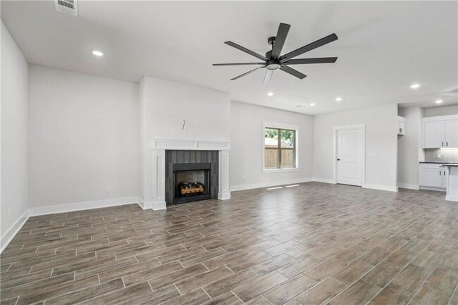 Building Photo - 28 W Gilpin St