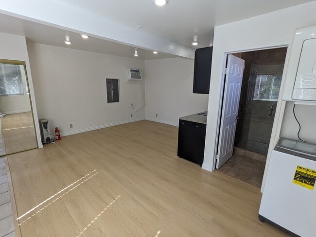 Building Photo - 328 S Almont Dr