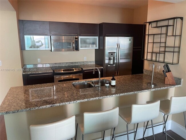 Building Photo - 951 Brickell Ave