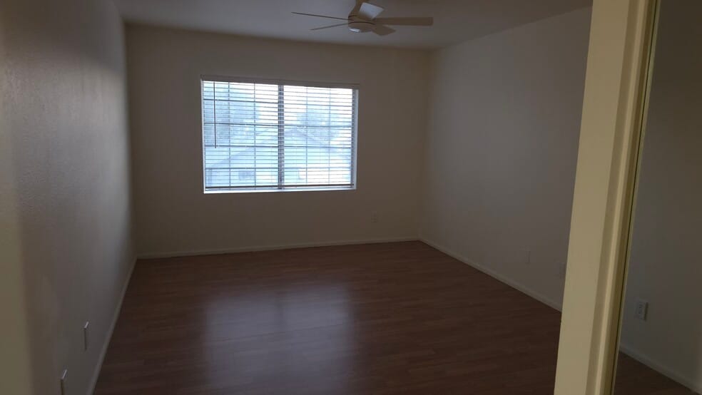 2nd floor bedroom - 1717 E Union Hills Dr