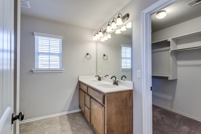 Building Photo - 1308 Heathrow Way