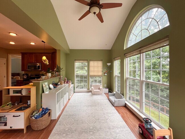 Building Photo - 5920 Nicolet Ct