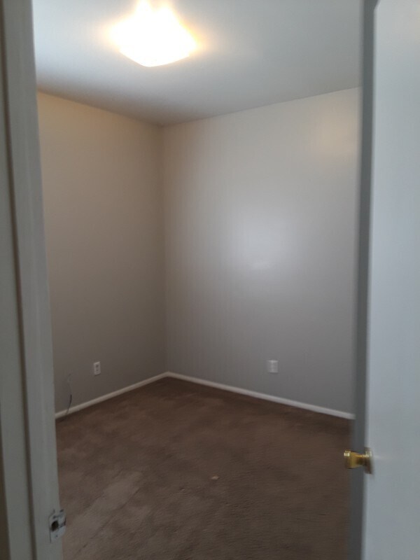 Building Photo - 135 S 700 E