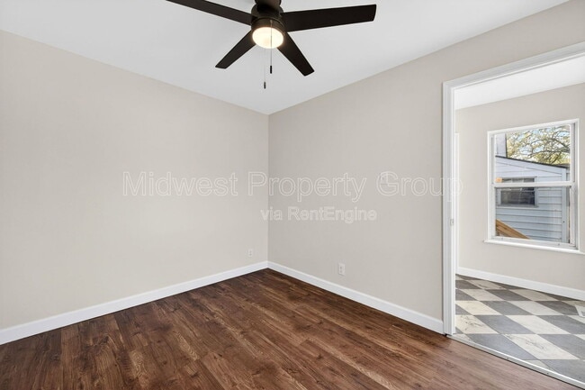 Building Photo - 5324 Nagel Ave