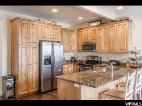 Building Photo - Lovely Townhome Conveniently Located Near ...