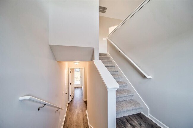 Building Photo - 21 Belfield Ct