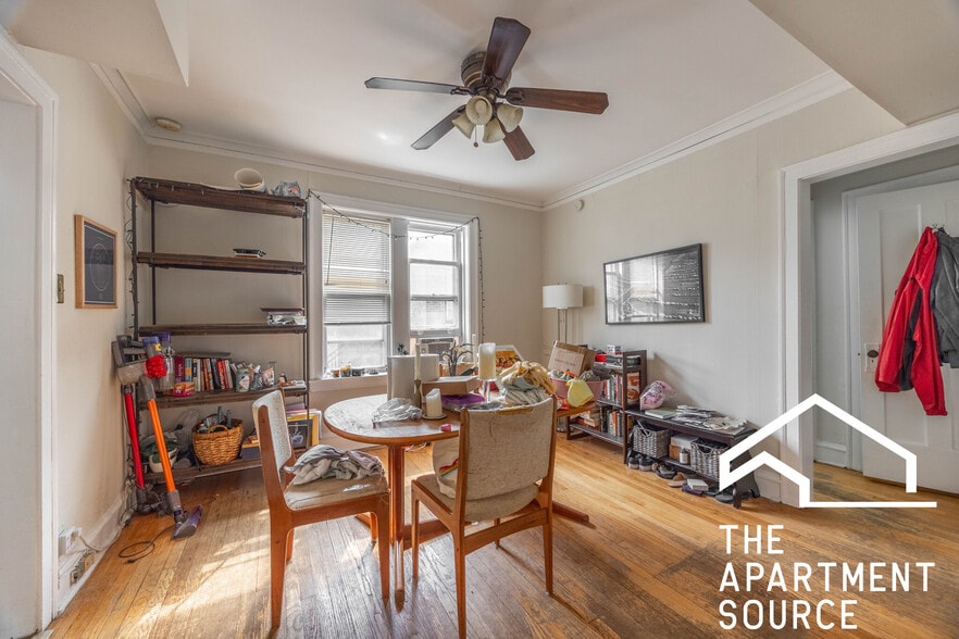 Primary Photo - 3720 N Hoyne Ave