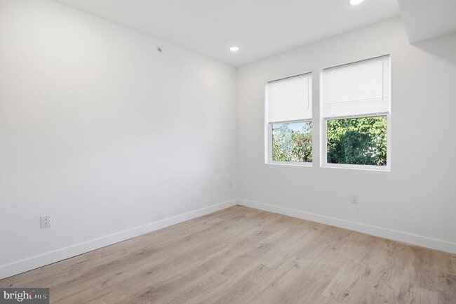 Building Photo - 2326 N 16th St