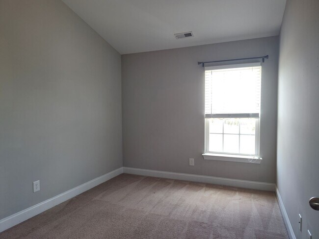 Building Photo - Charming Townhome located in the Settlers Landing Community in Concord NC!