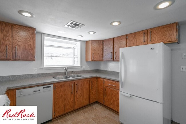 Building Photo - Bright & Spacious 3-Bed, 2-Bath Home in Wa...