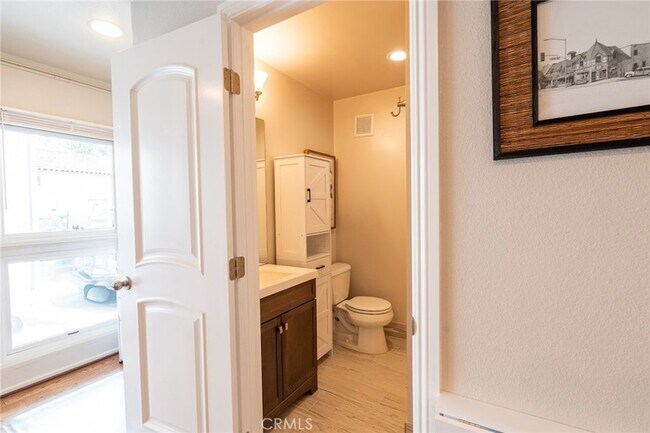 Building Photo - 327 3rd St