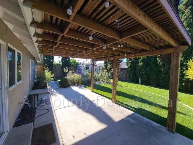 Building Photo - 17821 San Leandro Ln