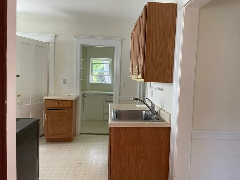 Building Photo - 34 Day Ave