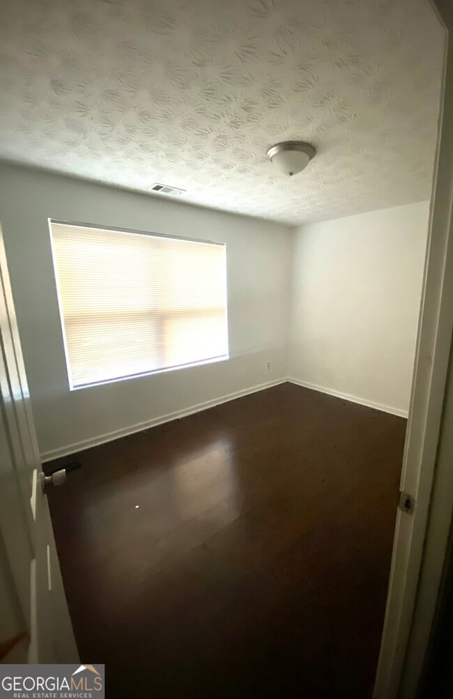 Building Photo - 8101 Fairington Ridge Cir