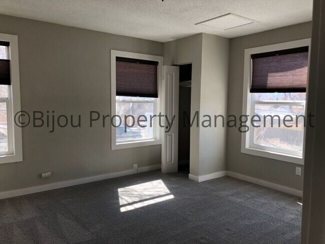 Building Photo - 522 N Prospect St