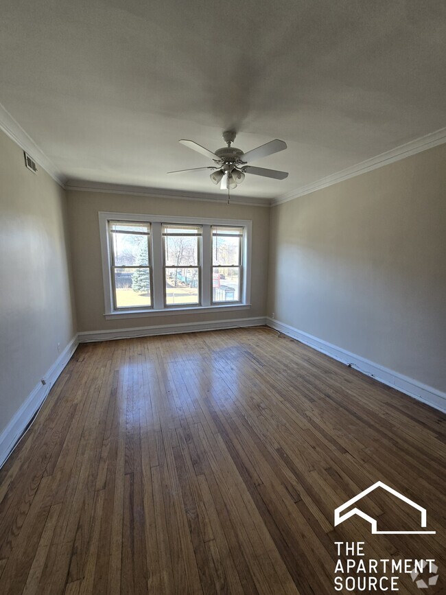 Building Photo - 5133 N Damen Ave