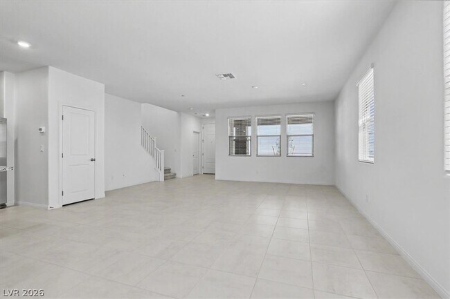 Building Photo - 72 Hornbeck Ln