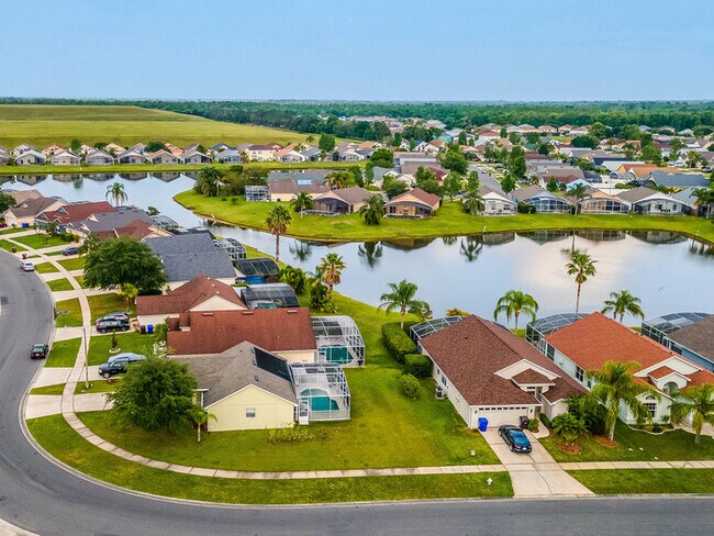 Building Photo - 3 bed with Solar heating Private Pool