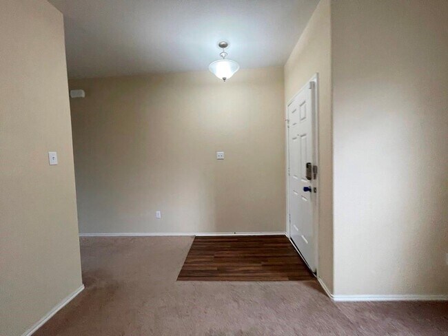 Building Photo - 602 Moonwalker Trail