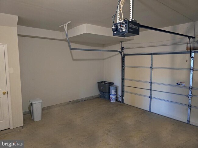 Building Photo - 8557 Wyngate Manor Ct