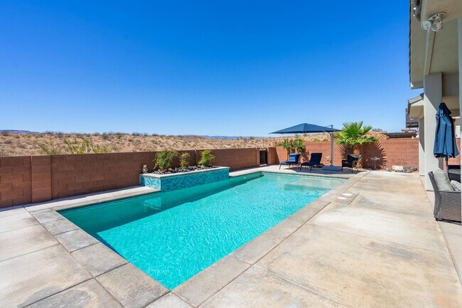 Building Photo - Stunning 5 Bed, 3 Bath Home with a 3 Car Garage