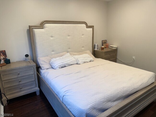 Building Photo - 342 S 20th St