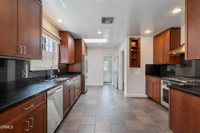 Building Photo - 15224 Weddington St