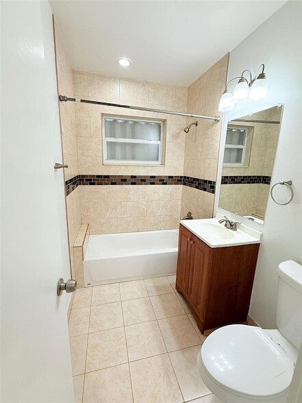 Building Photo - 2300 SW 24th St