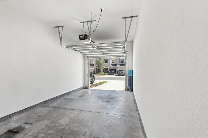 Building Photo - 13104 Bachara Way