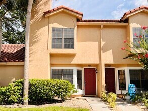 Building Photo - Stylish 1-Bed in Apopka Featuring Private ...