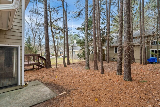 Building Photo - 1 Bed 1 Bath End Townhome in Five Oaks AVA...