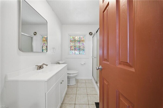 Building Photo - Charming 2 Bed, 2 Bath Home on Spacious Lot