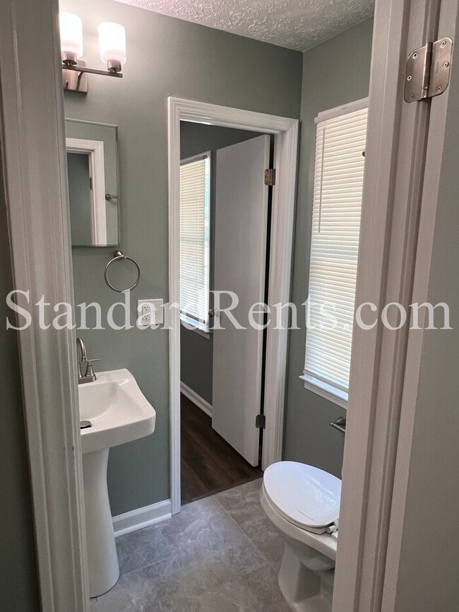 Building Photo - 4072 Plantation Dr