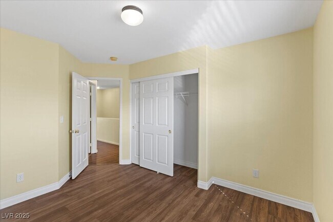 Building Photo - 4748 Golden Shimmer Ave