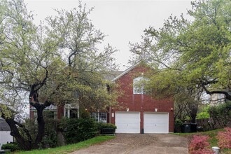 Building Photo - 2200 Rimrock Dr