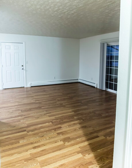 Building Photo - 1805 Dare Ave