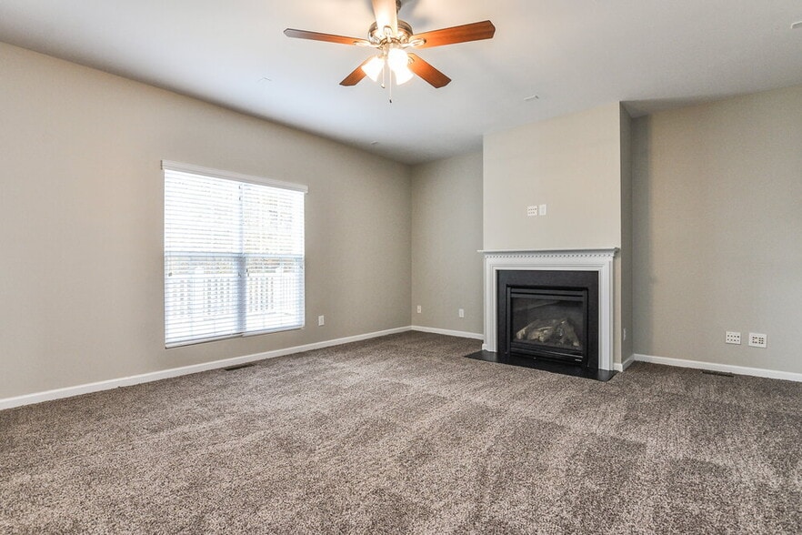 Building Photo - 5245 Emerald Spring Dr