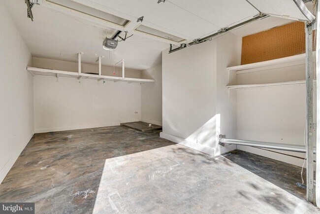 Building Photo - 6153 Forest Creek Ln
