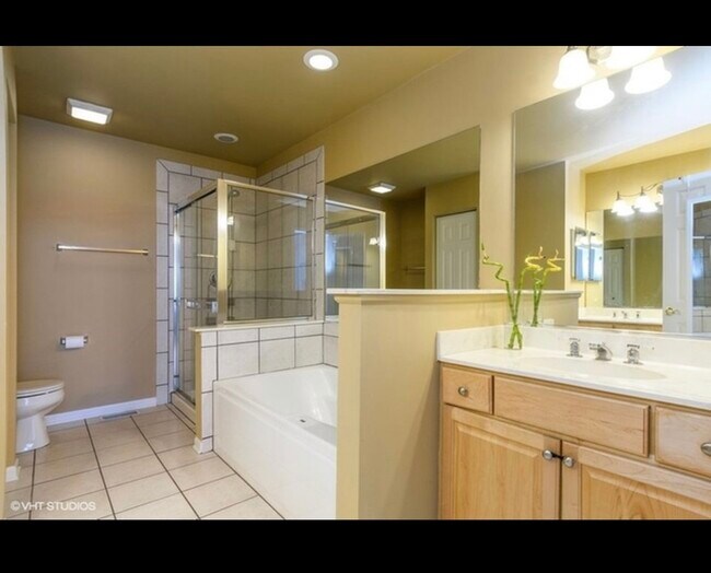 Building Photo - 884 Havenshire Rd