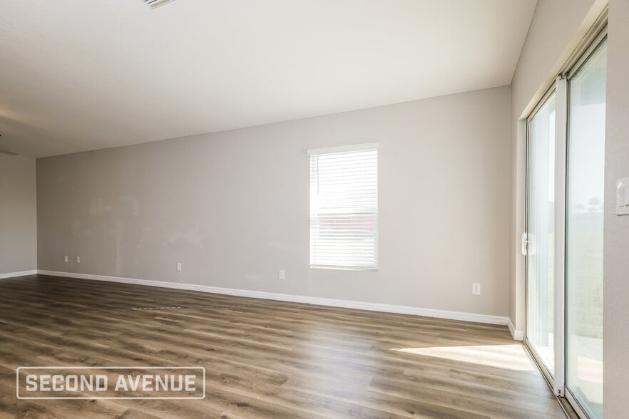 Building Photo - 930 NE 16th Terrace