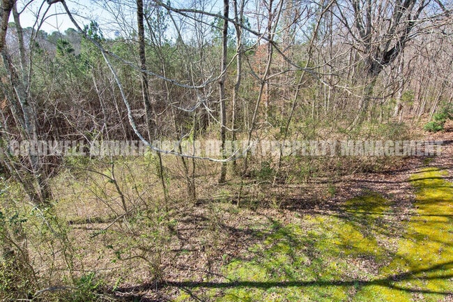 Building Photo - 598 Highland Dr