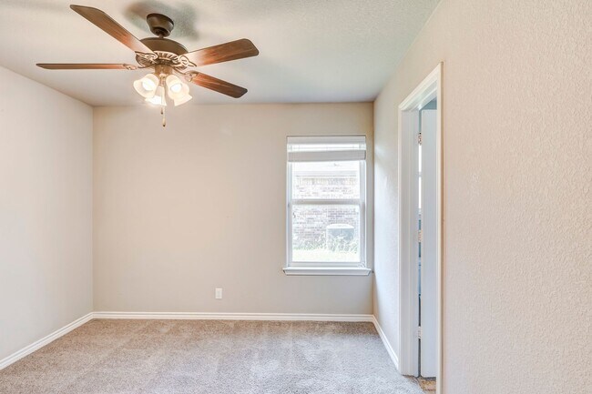 Building Photo - 6302 Castle Gap Dr