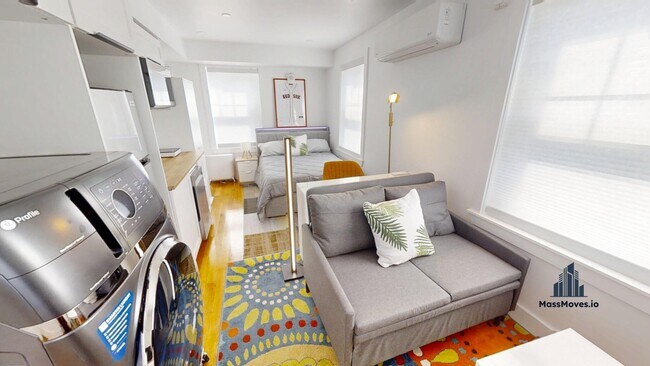 Building Photo - 36 Shepard St