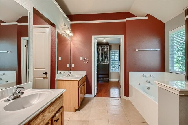 Building Photo - 5320 Spirea Cove